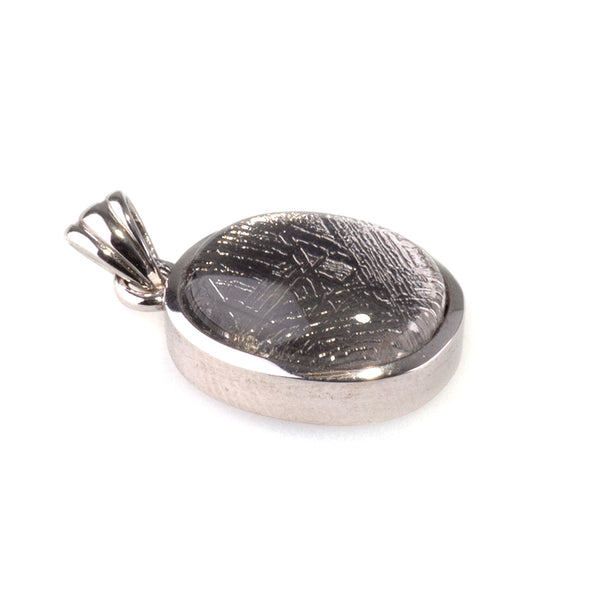 Muoinionalusta Meteorites 10x12mm Oval Pendant