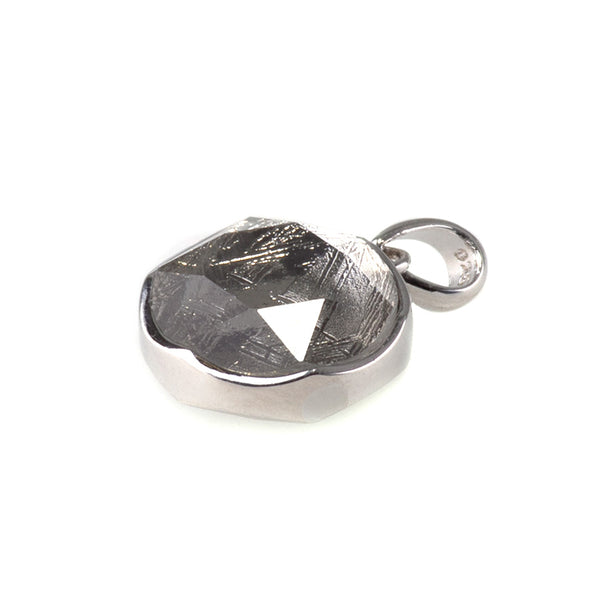 Muoinionalusta Meteorites 12mm Star Cut Faceted Coin Pendant